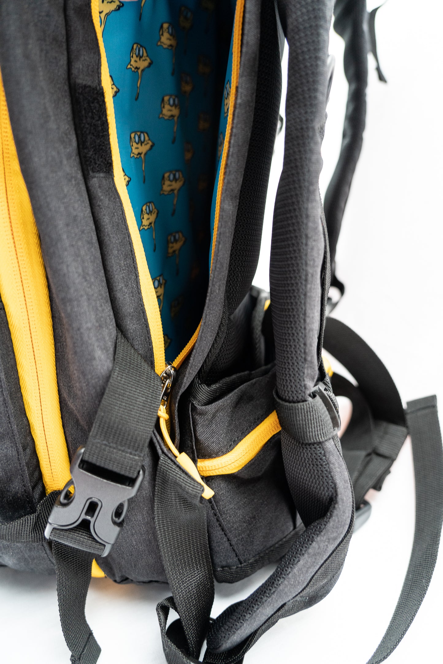 BB x Kriger Pack Dark Grey
